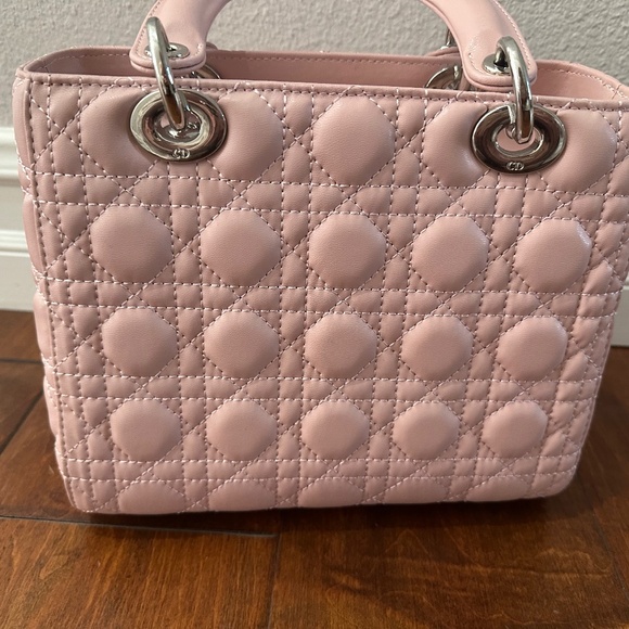 Handbags - PINK quilted Handles bag! 🌸